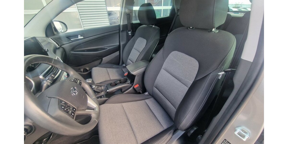 Hyundai Tucson Trend 2WD 70.000 km 18.998 &euro; Landau 76829