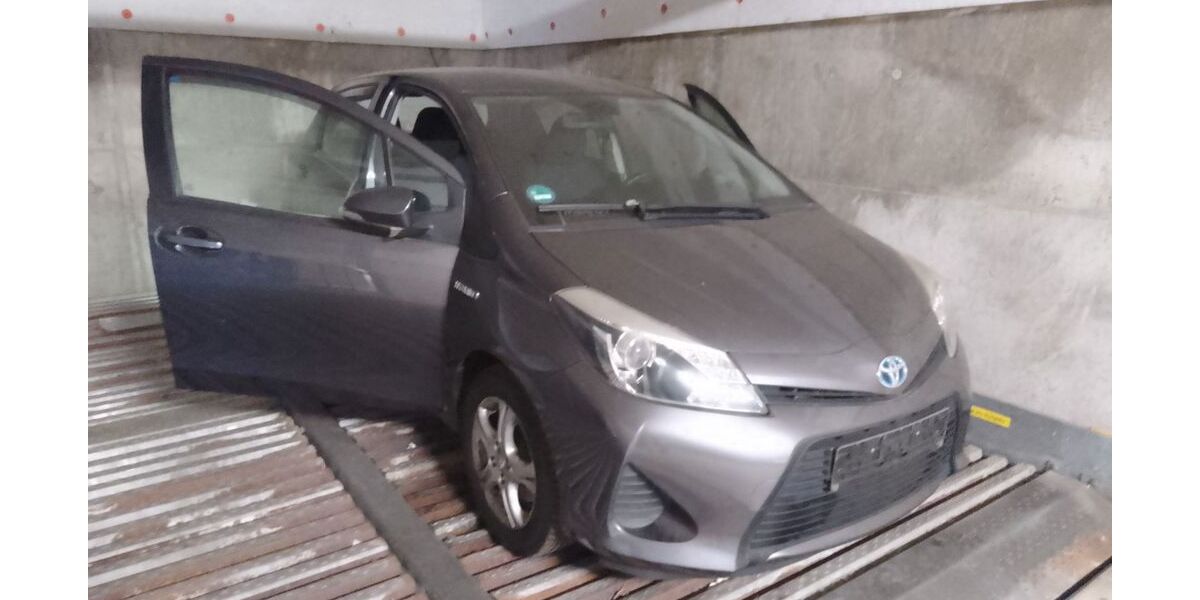 Toyota Yaris 110.200 km 7.950 &euro; Eggenstein - Leopoldshafen 76344