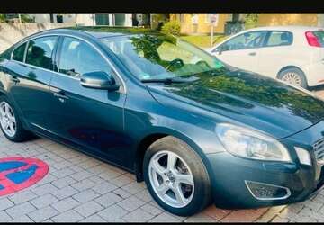 Volvo S60 165.000 km 6.500 &euro; Weiherfeld-Dammerstock (Karlsruhe) 76199