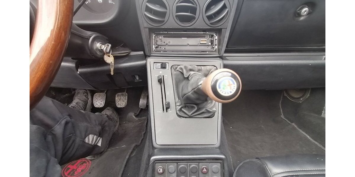 Alfa Romeo Spider 1.6 H Kennzeichen 114.000 km 14.899 &euro; Landau 76829