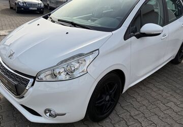 Peugeot 208 175.500 km 2.980 &euro; Gaggenau 76571