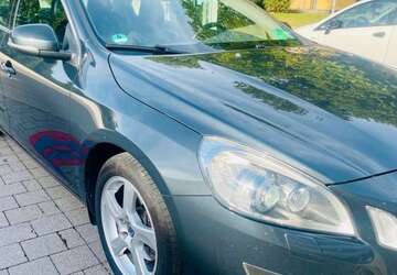 Volvo S60 170.000 km 5.800 &euro; Weiherfeld-Dammerstock (Karlsruhe) 76199