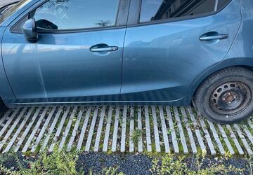 Mazda 2 110.000 km 8.990 &euro; Landau 76828