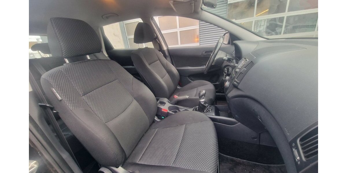 Hyundai i30 Classic Klima 208.000 km 3.998 &euro; Landau 76829