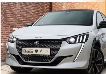 Peugeot e-208 29.211 km 17.490 &euro; Karlsruhe 76131