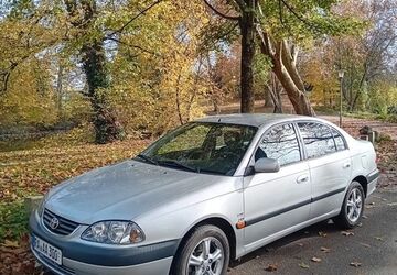 Toyota Avensis 88.265 km 7.700 &euro; Rastatt 76437