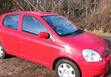 Toyota Yaris 166.500 km 3.200 &euro; Gernsbach 76593