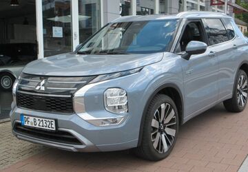 Mitsubishi Plug-in Hybrid Outlander 3.000 km 50.980 &euro; Niefern 75223