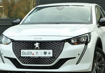 Peugeot 208 26.835 km 17.980 &euro; Karlsruhe 76131