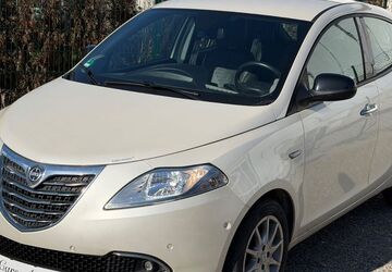Lancia Ypsilon 95.000 km 5.100 &euro; Muggensturm 76461