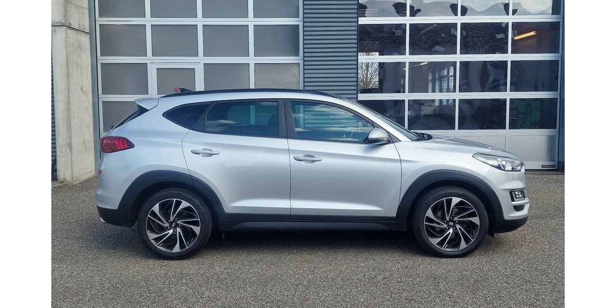Hyundai Tucson Trend 2WD 70.000 km 18.998 &euro; Landau 76829