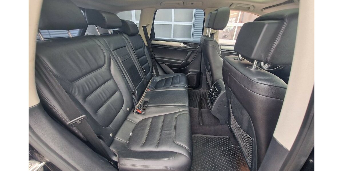 VW Touareg V6 TDI R-Line NAVI Luftfederung AHK 190.000 km 19.998 &euro; Landau 76829