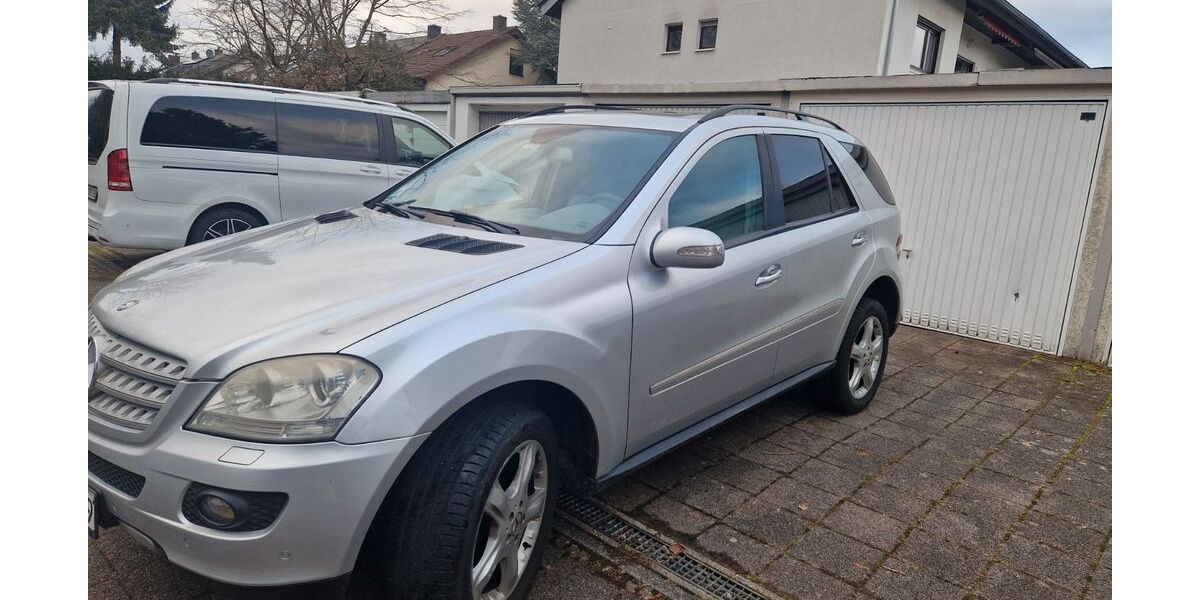 Mercedes-Benz ML 320 277.280 km 6.900 &euro; Karlsruhe 76139