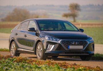 Hyundai IONIQ 56.000 km 15.250 &euro; Karlsruhe 76149