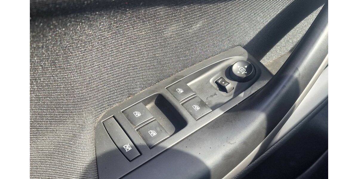 Opel Astra 1.2 Turbo Edition Klimaautomatic NAVI 49.000 km 16.499 &euro; Landau 76829