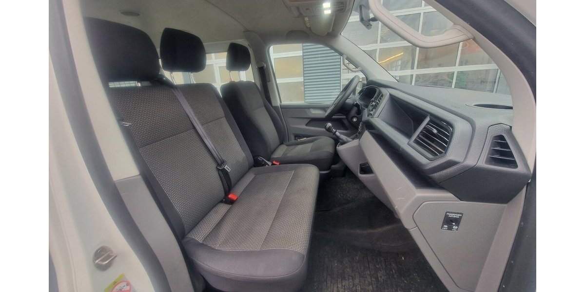 VW T6 Kombi 2.0 TDI Klima Standheizung AHK 6 Sitze 110.000 km 21.599 &euro; Landau 76829