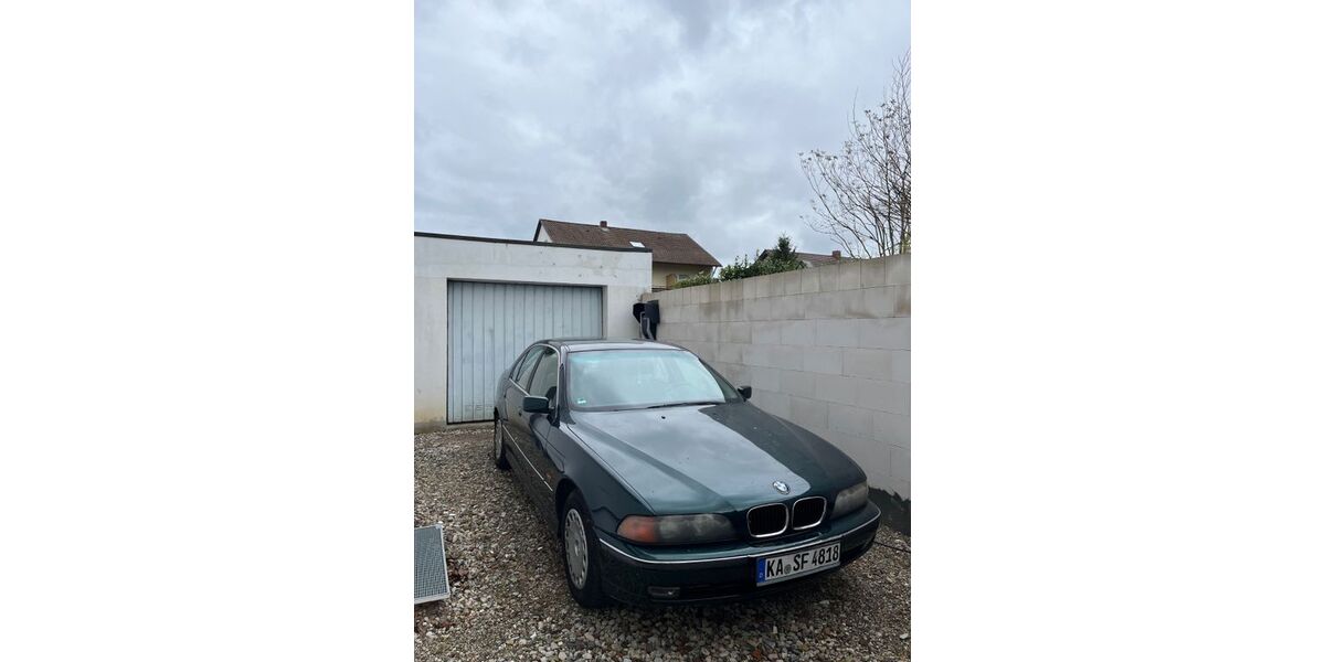 BMW 528 283.147 km 2.400 &euro; Karlsruhe 76189