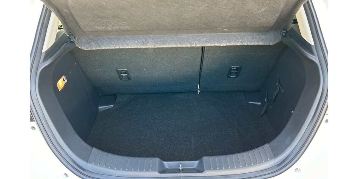 Mazda 2 69.880 km 11.490 &euro; Remchingen 75196