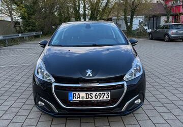 Peugeot 208 90.000 km 8.000 &euro; Rastatt 76437