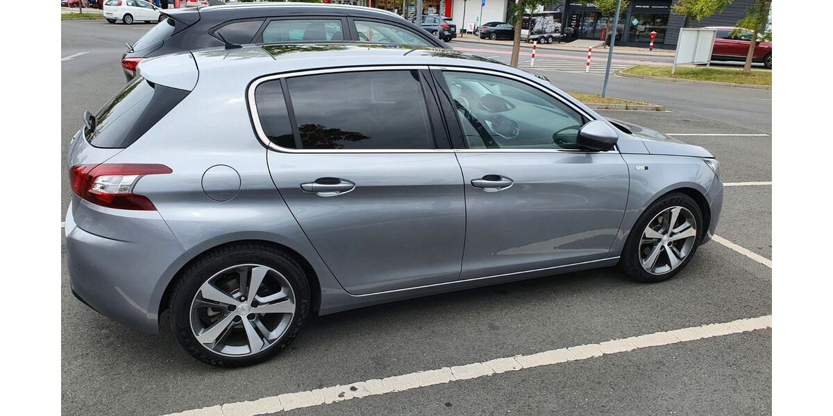 Peugeot 308 228.000 km 5.200 &euro; Karlsruhe 76139