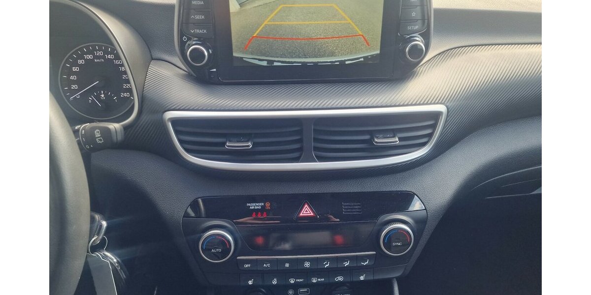 Hyundai Tucson Trend 2WD 70.000 km 18.998 &euro; Landau 76829