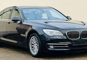 BMW 750 222.000 km 13.500 &euro; Au am Rhein 76474