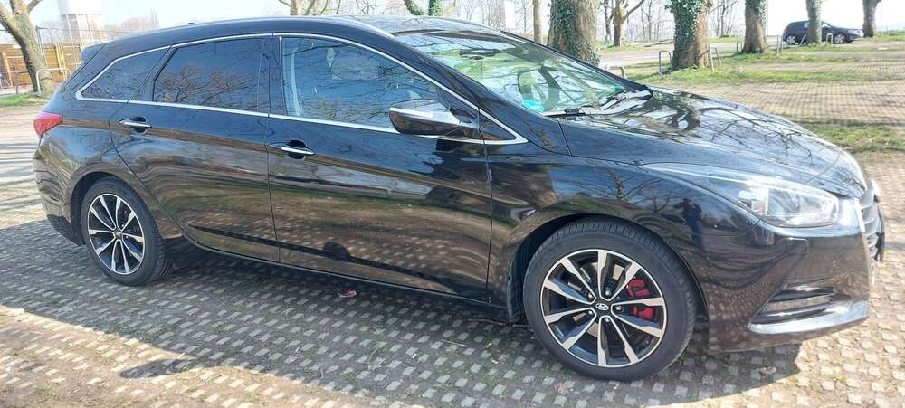 Hyundai i40 146.350 km 8.500 &euro; Pforzheim 75175