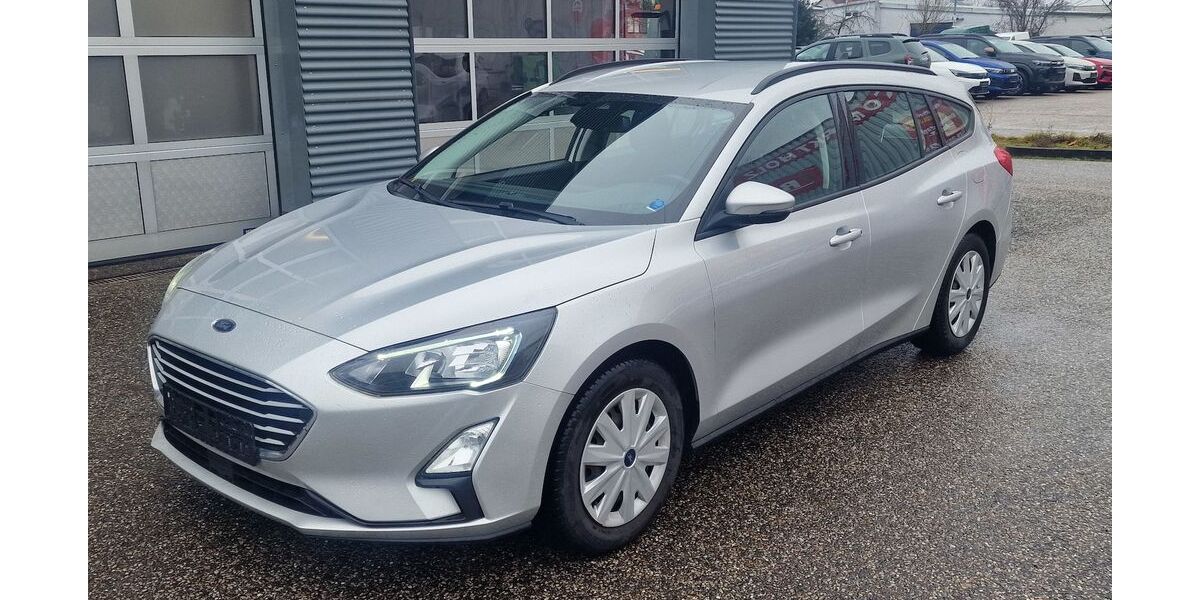 Ford Focus 52.000 km 15.399 &euro; Landau 76829