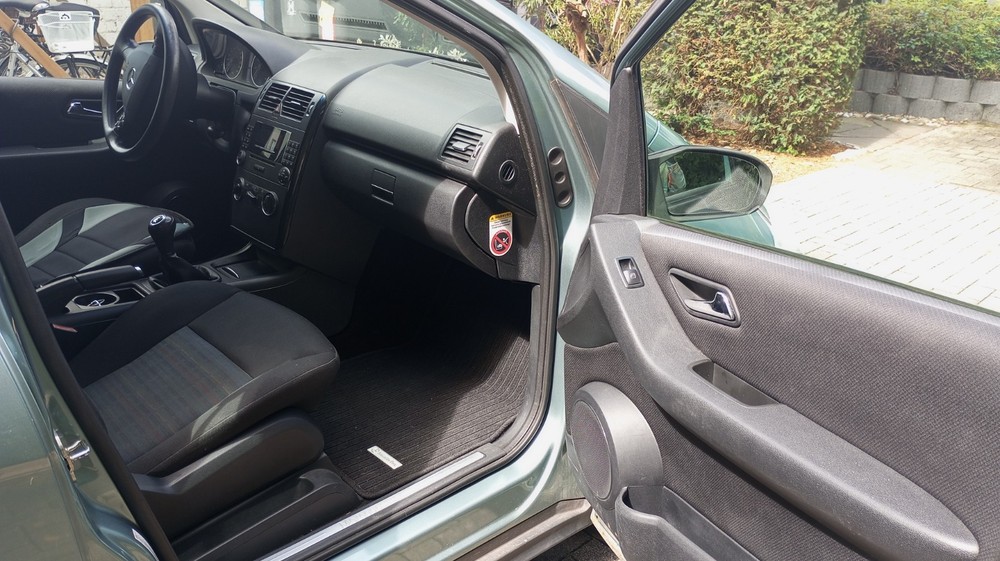 Mercedes-Benz A 150 114.500 km 3.333 &euro; Karlsruhe 76133