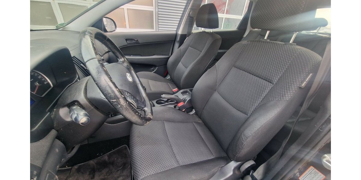 Hyundai i30 Classic Klima 208.000 km 3.998 &euro; Landau 76829