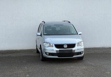 VW Touran 215.000 km 2.999 &euro; Kandel 76870