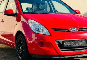 Hyundai i20 228.000 km 1.999 &euro; Au am Rhein 76474