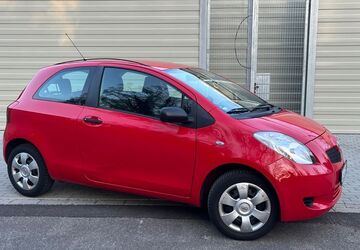 Toyota Yaris 101.000 km 2.800 &euro; Karlsruhe 76131