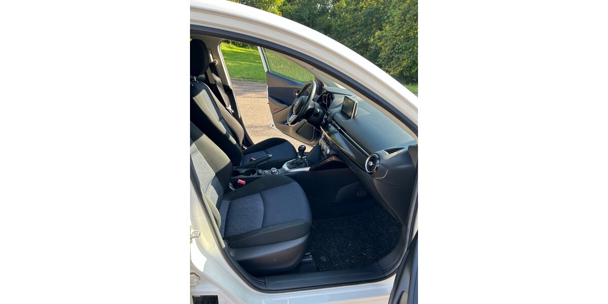 Mazda 2 69.880 km 11.490 &euro; Remchingen 75196