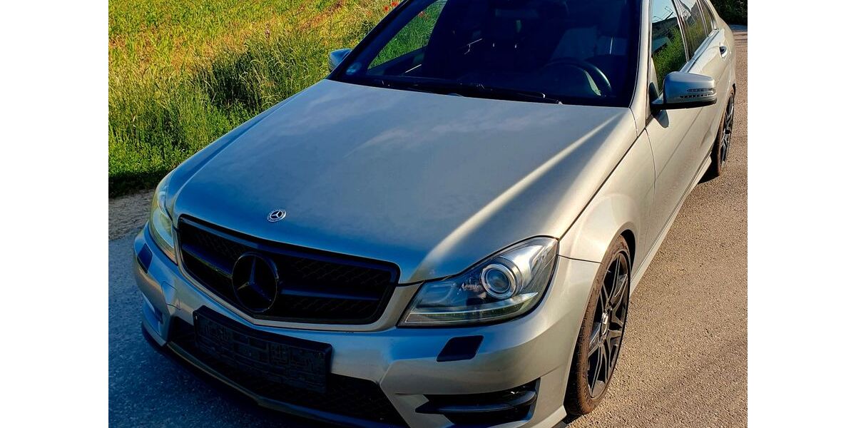Mercedes-Benz C 250 215.000 km 10.987 &euro; Kandel 76870