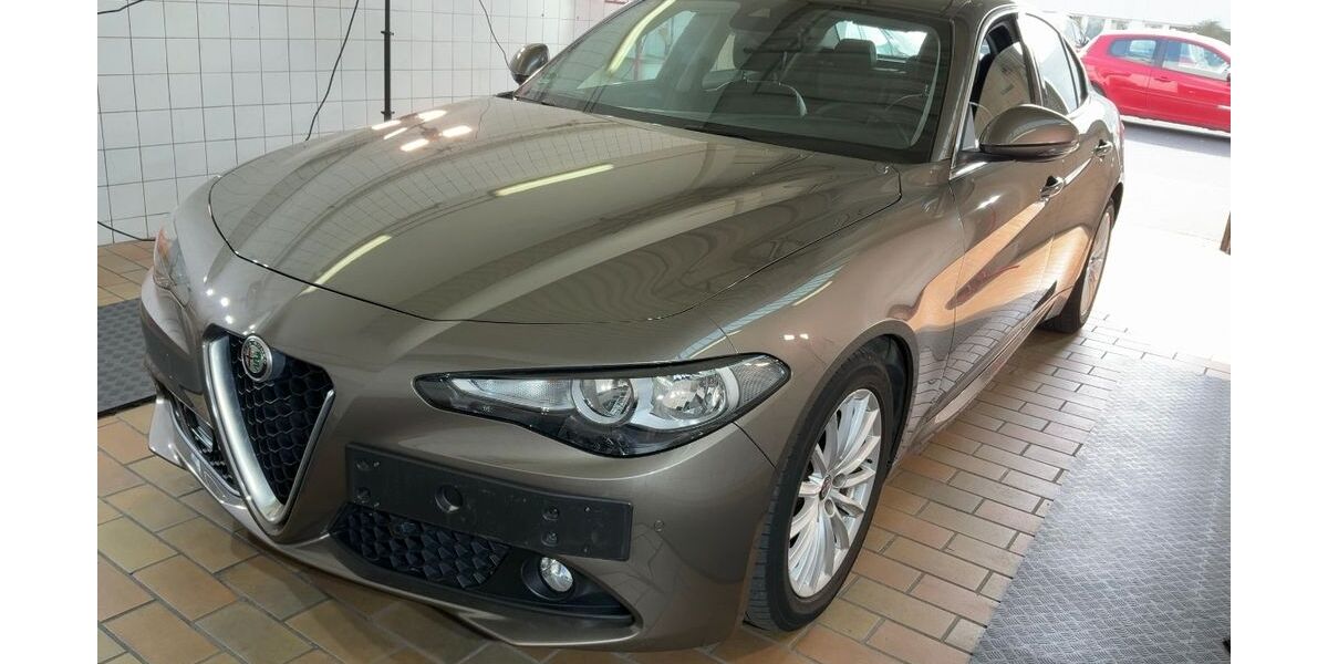 Alfa Romeo Giulia 29.135 km 22.999 &euro; Keltern (Pforzheim) 75210